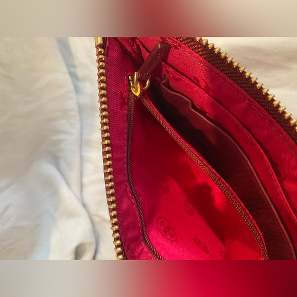 Tory Burch Fuchsia Landon Leather Wristlet - Picture 8 of 15